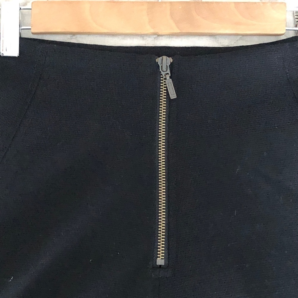 Black Flair Skirt Size 4 - Picture 4 of 7